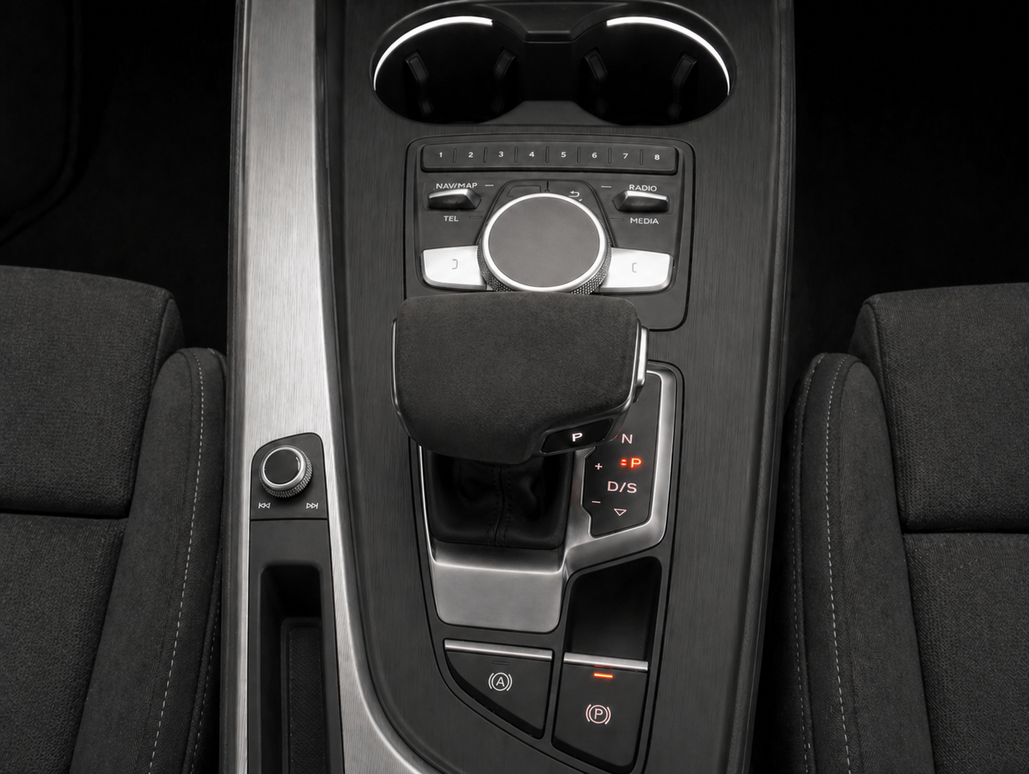 Audi A4 B9 / A5 B9 / Q5 B9 Schaltknauf Abdeckung – Alcantara, perforiertes Leder oder Echtcarbon